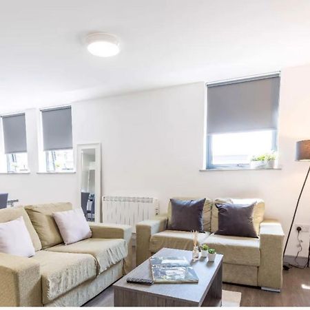 Vibrant Rooms For Students Only, Leeds - Sk Leeds (West Yorkshire) Exterior photo